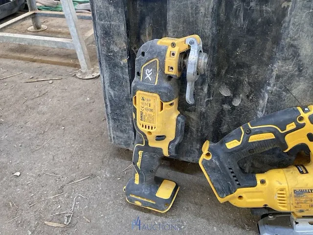 Haakse slijpmachine en decoupeerzaag dewalt - afbeelding 4 van  6