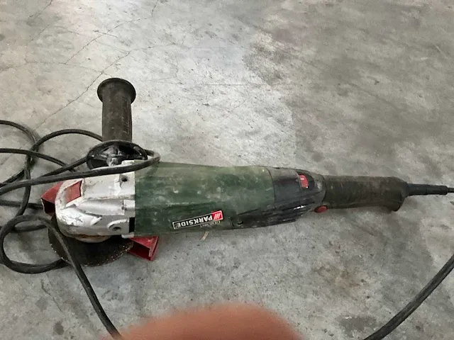 Haakse slijpmachine en heteluchtpistool parkside - afbeelding 2 van  8