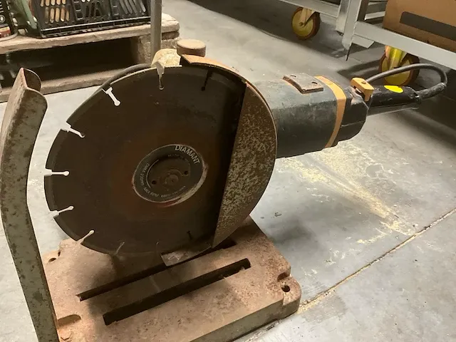 Haakse slijpmachine nn op verstelbare metalen voetsteun - afbeelding 3 van  6