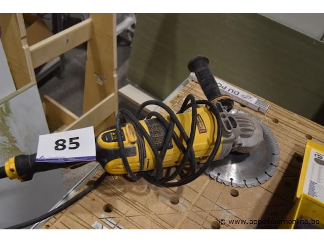 Haakse slijptol dewalt - afbeelding 1 van  2