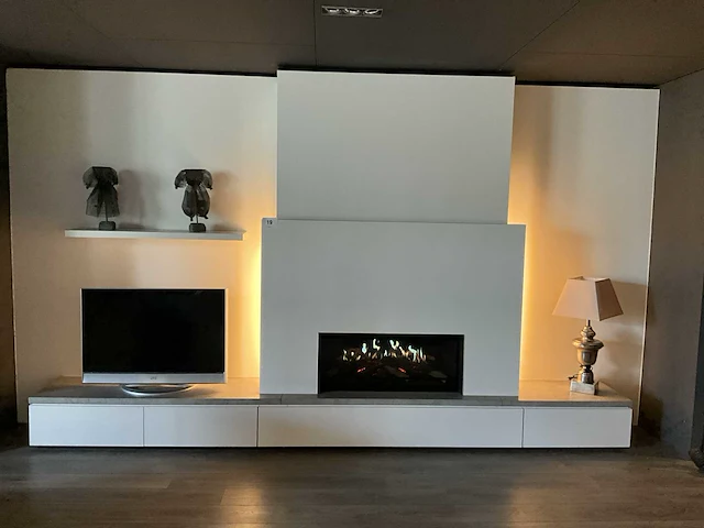 Haard kalfire e-one incl. haardwand - afbeelding 1 van  9