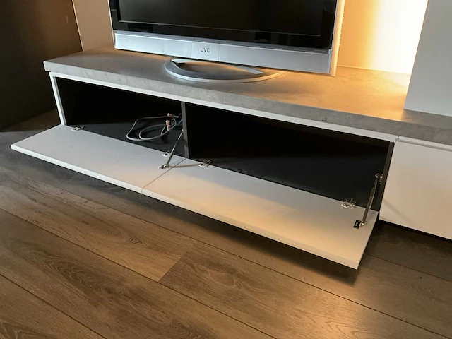 Haard kalfire e-one incl. haardwand - afbeelding 7 van  9