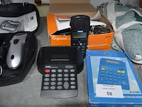 Haardroger moulinex 400w, tondeuse shg, 2 halters 0,5 kg, 2 halters 1 kg, plaid, 2 rekenmachines, draadloze telefoon siemens, ca. 9 dvds - afbeelding 5 van  8