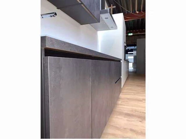 Häcker concept 130 - comet geplamuurde beton grafiet - afbeelding 20 van  23
