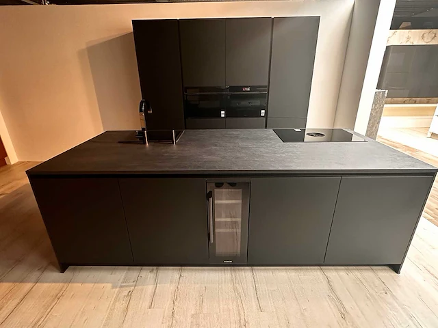 Häcker concept130 - topsoft lak mat zwart - eiland - afbeelding 12 van  25