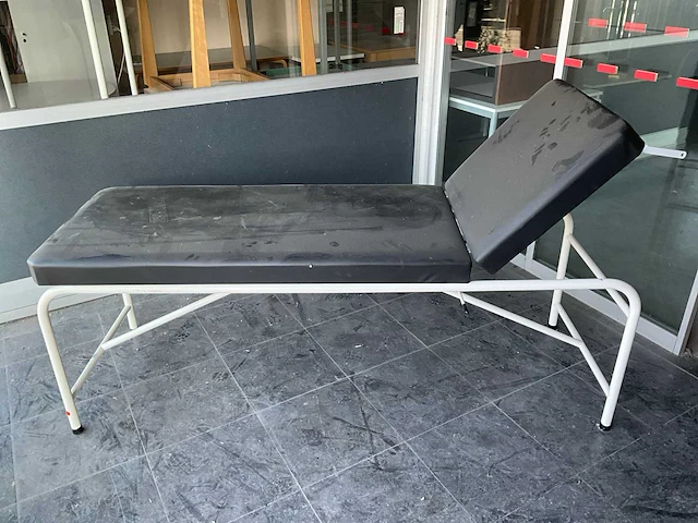 Haelvoet behandeltafel - afbeelding 1 van  5