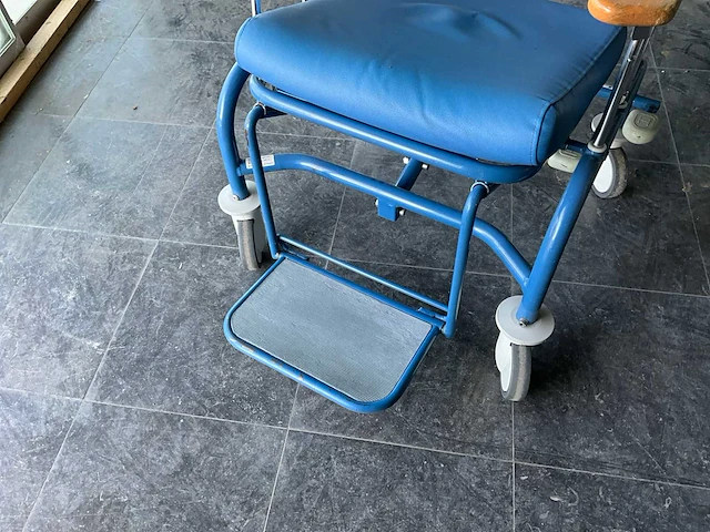 Haelvoet mobiele ziekenhuisstoel (4x) - afbeelding 2 van  8
