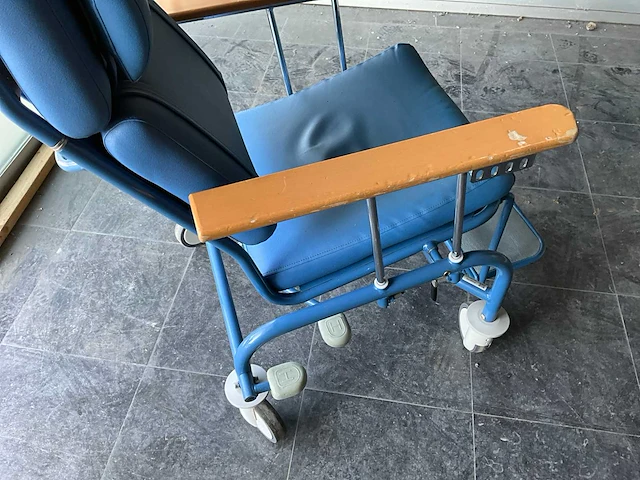 Haelvoet mobiele ziekenhuisstoel (4x) - afbeelding 7 van  8