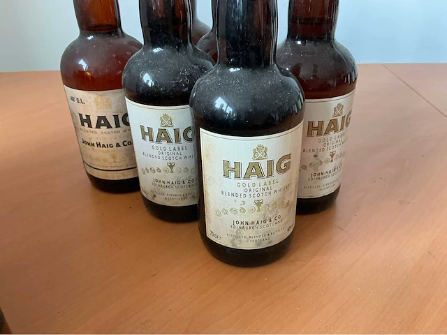 Haig gold label whiskey - afbeelding 2 van  3