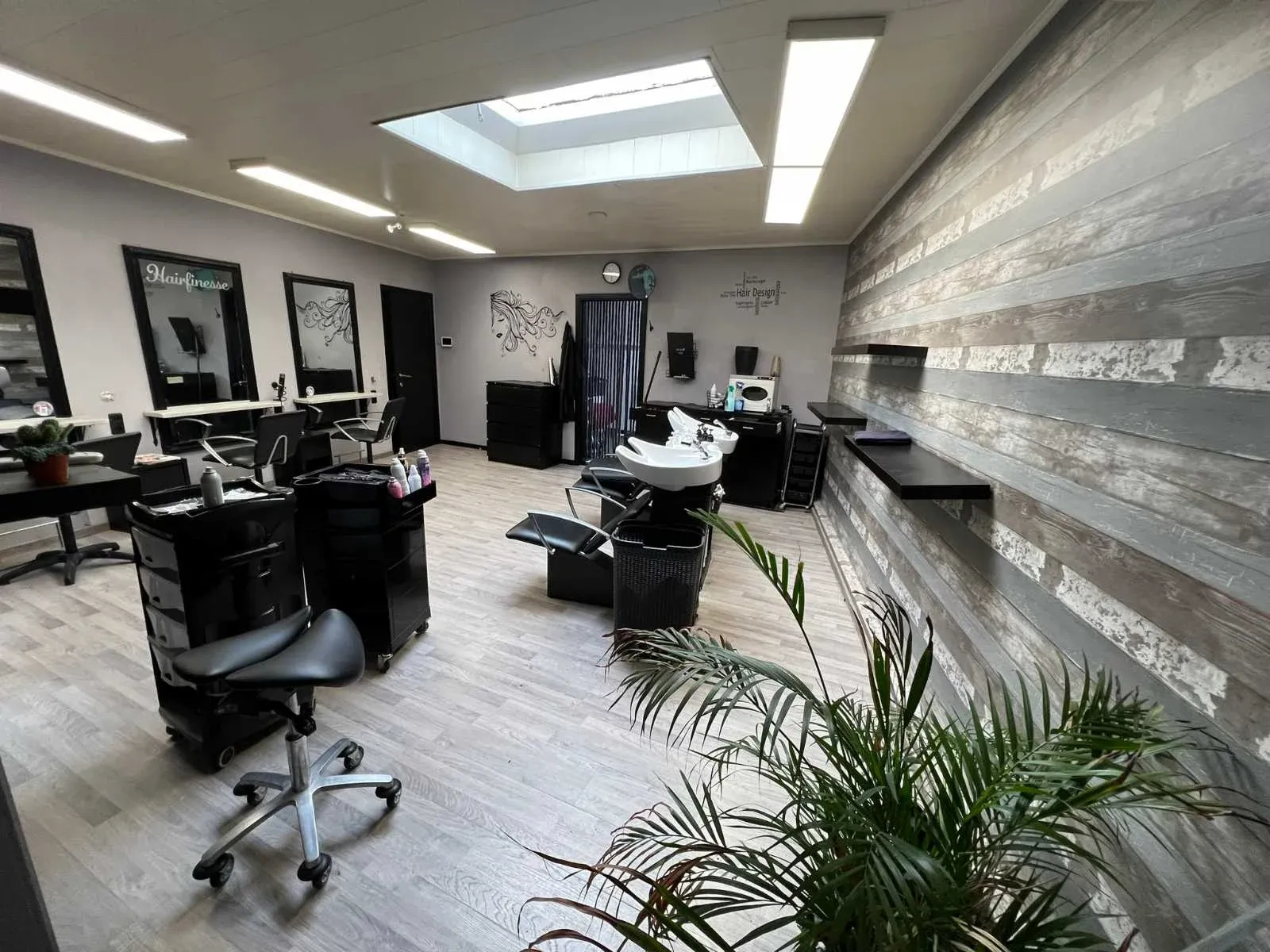 Hairfinesse bv wegens faillissement - merksplas - 13/04/2024