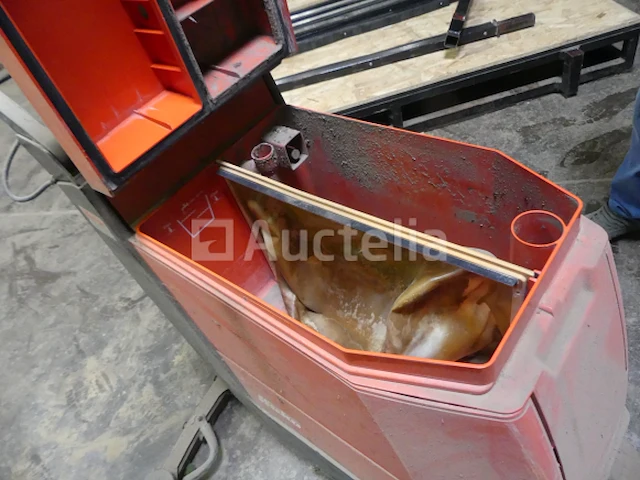 Hako hakomatic e/b 450/530 vloerreiniger - afbeelding 2 van  6