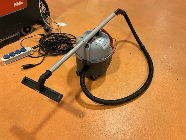 Hako hakomatic e/b 450/530 vloerreiniger - afbeelding 2 van  12