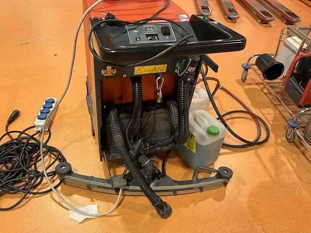 Hako hakomatic e/b 450/530 vloerreiniger - afbeelding 7 van  12