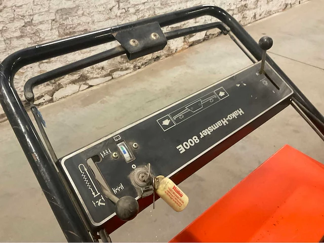 Hako hamster 800 e veegmachine, zelf aangedreven - afbeelding 10 van  11