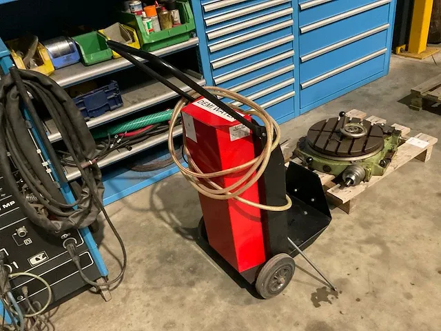 Halfautomatisch mobiel batterij vulstation - afbeelding 1 van  4