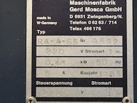 Halfautomatische omsnoeringsmachine mosca - afbeelding 2 van  3