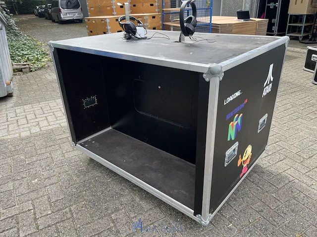 Halfopen flightcase met 2 barkrukken - afbeelding 4 van  10