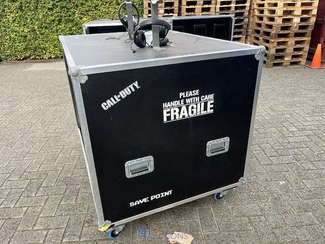 Halfopen flightcase met 2 barkrukken - afbeelding 5 van  10