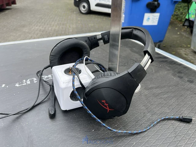 Halfopen flightcase met 2 barkrukken - afbeelding 6 van  10
