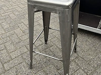 Halfopen flightcase met 4 barkrukken - afbeelding 8 van  10