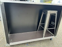 Halfopen flightcase met 4 barkrukken - afbeelding 9 van  10