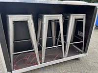 Halfopen flightcase met 6 barkrukken - afbeelding 6 van  9