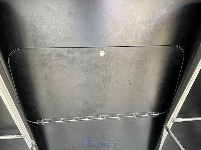Halfopen flightcase met 6 barkrukken - afbeelding 9 van  9