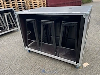 Halfopen flightcase met 6 barkrukken - afbeelding 1 van  8
