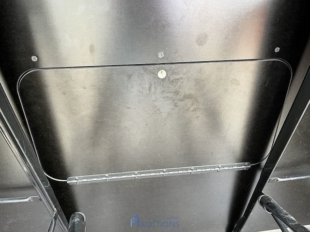 Halfopen flightcase met 6 barkrukken - afbeelding 8 van  8