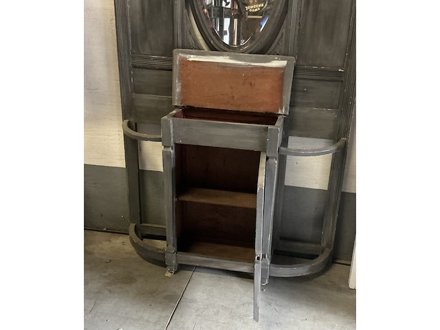 Hall meubel in hout, geslepen ovale spiegel +vooraan kleinbakje en kastje - afbeelding 4 van  4