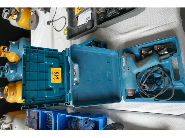 Hamer beitel en schroefmachine makita - afbeelding 1 van  5