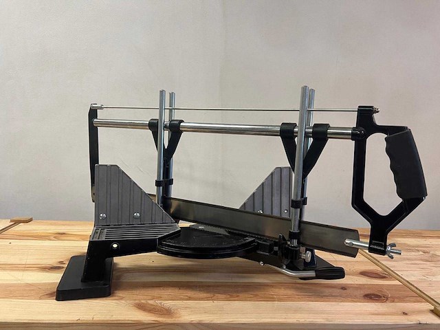 Handafkortzaag met verstekfunctie - afbeelding 1 van  4