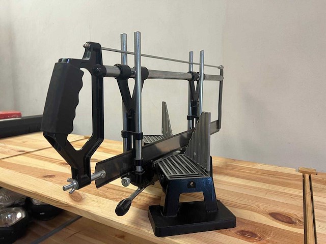 Handafkortzaag met verstekfunctie - afbeelding 2 van  4