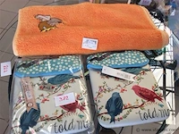 Handdoek + - afbeelding 1 van  3