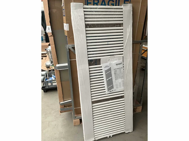 Handdoekradiator desco - afbeelding 2 van  5