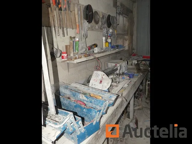 Handgereedschap in een kamer - afbeelding 3 van  4