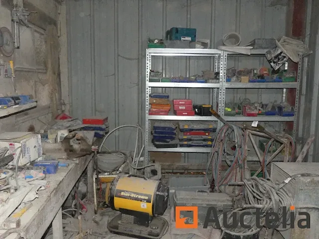 Handgereedschap in een kamer - afbeelding 4 van  4