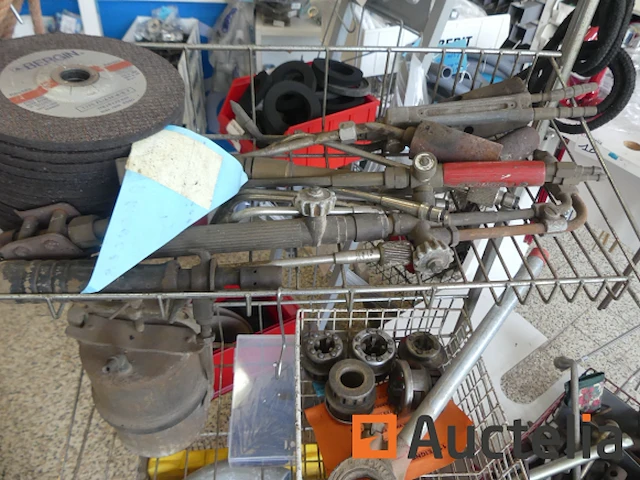 Handgereedschap, producten, verven, enz. - afbeelding 6 van  17