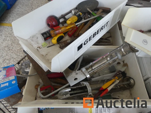 Handgereedschap, producten, verven, enz. - afbeelding 7 van  17