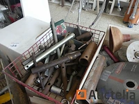 Handgereedschap, producten, verven, enz. - afbeelding 9 van  17