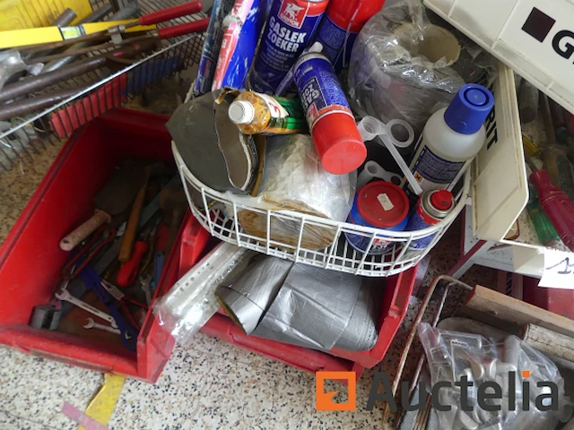 Handgereedschap, producten, verven, enz. - afbeelding 1 van  17