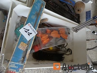 Handgereedschap, producten, verven, enz. - afbeelding 10 van  17