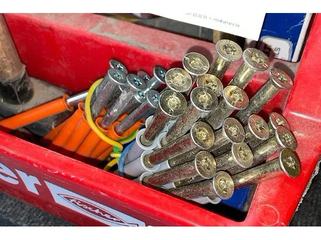 Handgereedschap + toebehoren - afbeelding 6 van  9