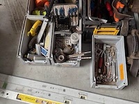 Handgereedschappen + waterpassen - afbeelding 1 van  9