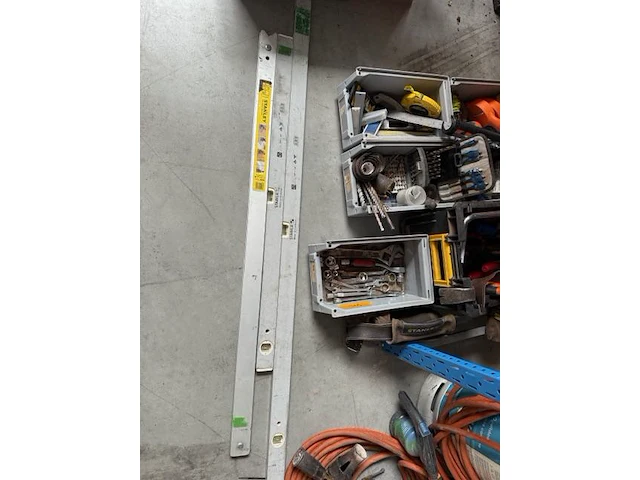 Handgereedschappen + waterpassen - afbeelding 9 van  9