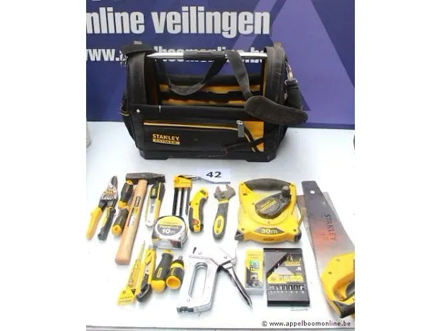 Handgereedschappentas stanley, inh div handgereedschappen stanley, wo hamer, handzaag, tangen, enz - afbeelding 1 van  4