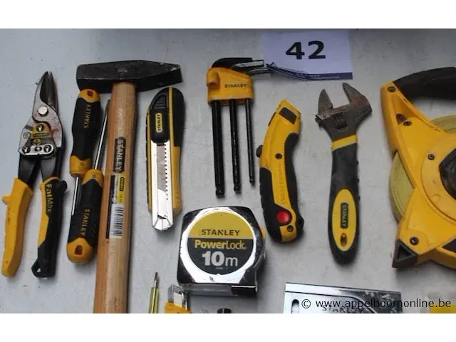 Handgereedschappentas stanley, inh div handgereedschappen stanley, wo hamer, handzaag, tangen, enz - afbeelding 2 van  4