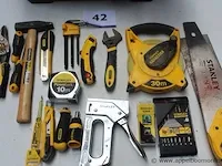 Handgereedschappentas stanley, inh div handgereedschappen stanley, wo hamer, handzaag, tangen, enz - afbeelding 3 van  4