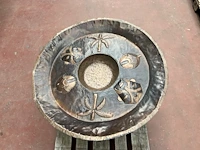 Handgeslagen koperen tafel - afbeelding 1 van  3
