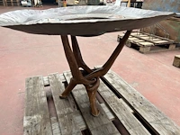 Handgeslagen koperen tafel - afbeelding 3 van  3